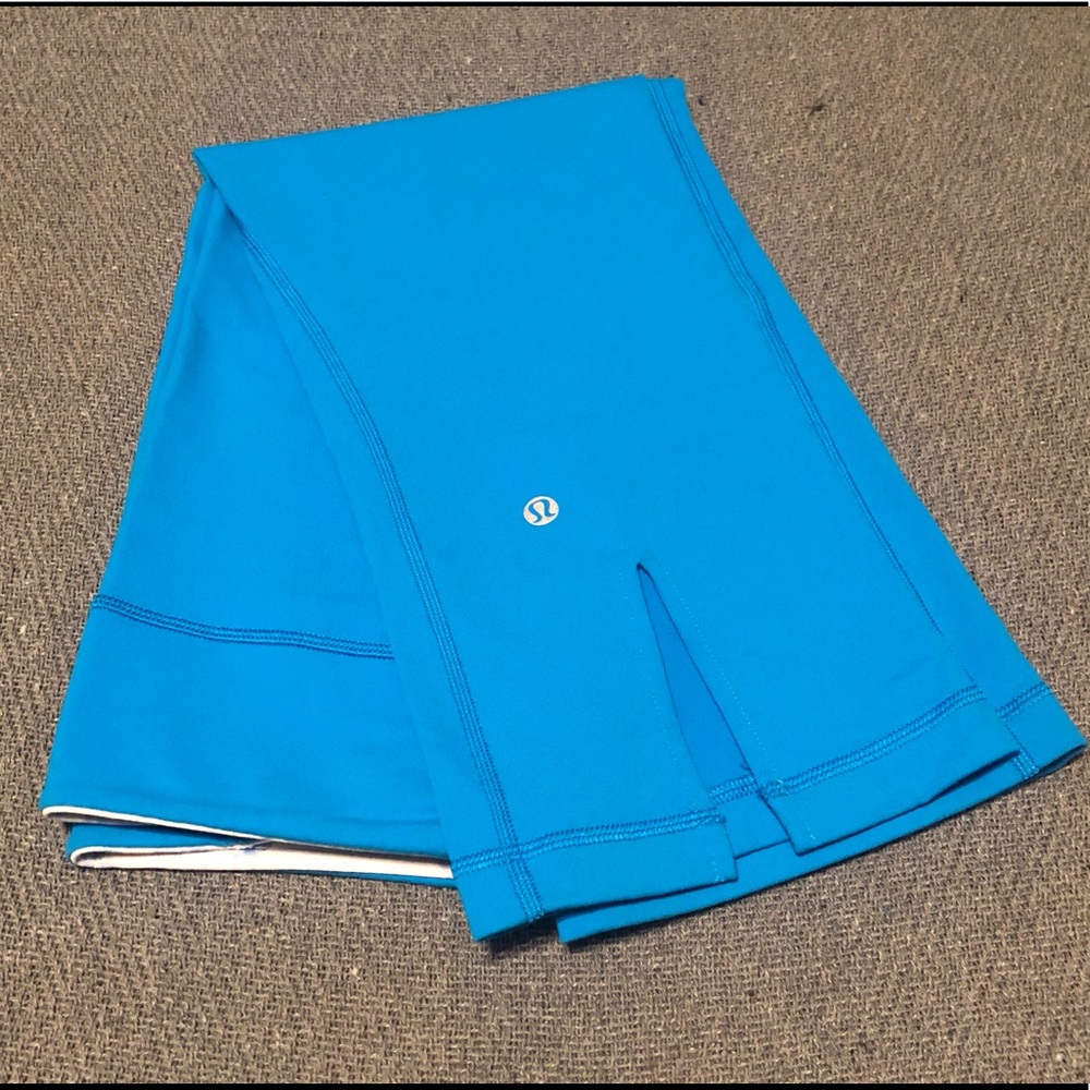 Lululemon Gather and Crow Crops in beaming blue